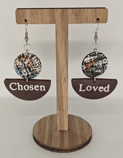 Lógós bőr fülbevaló - FT-KF-Chosen_Loved-1